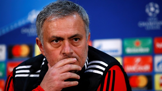 Jose Mourinho yönetimindeki Manchester United ligde topladığı 65 puanla 2. sırada yer alıyor.
