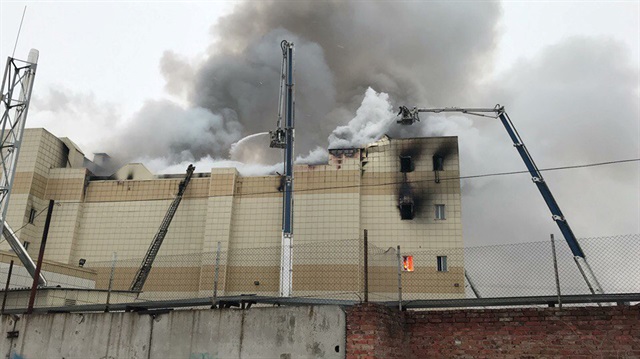 Rusya'daki AVM yangınında şu ana kadar 64 kişinin hayatını kaybettiği açıklandı.