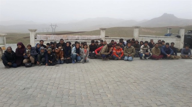 44 Afganistan, 4 Pakistan ve 2 Özbekistan uyruklu olmak üzere toplam 50 yabancı şahıs yakalandı