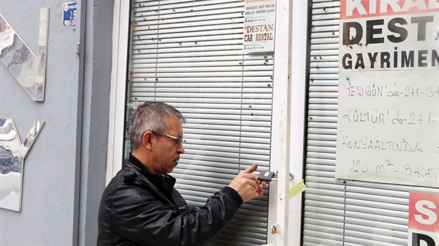 Antalya'da boş ofisi yüzlerce sinek bastı. 