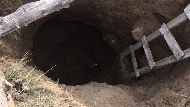 5 metre derinliğinde izinsiz kazı yapanlar suçüstü yakalandı. 