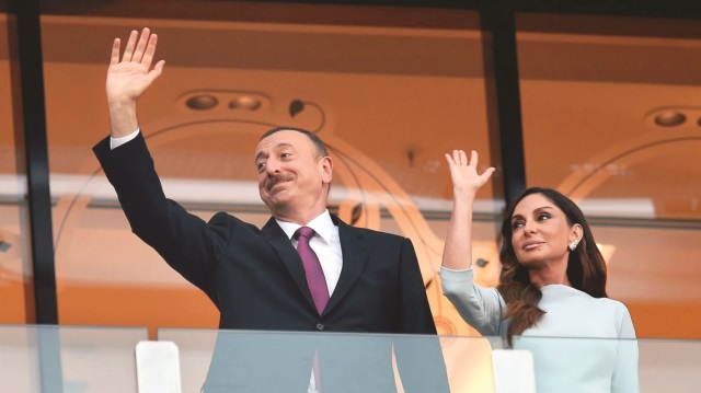 Azerbaycan halkı, önümüzdeki 7 sene ülkeyi yönetecek yeni Cumhurbaşkanını seçecek. 