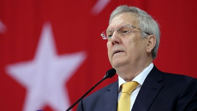 Aziz Yıldırım 20 yıl aralıksız olarak Fenerbahçe Başkanlığı görevini yürütüyor.