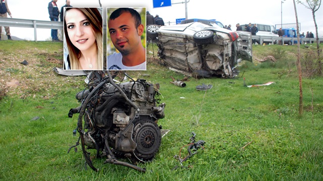 Tokat'ta meydana gelen kazada 2 kişi ölürken, aracın motoru yaklaşık 5 metre uzağa fırladı.