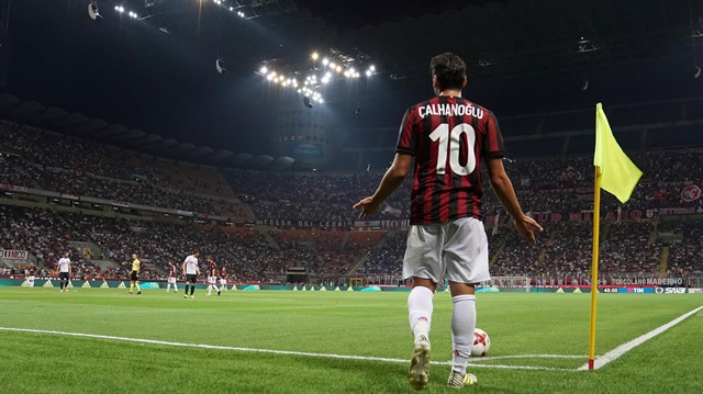​Milan'da forma giyen milli futbolcumuz Hakan Çalhanoğlu