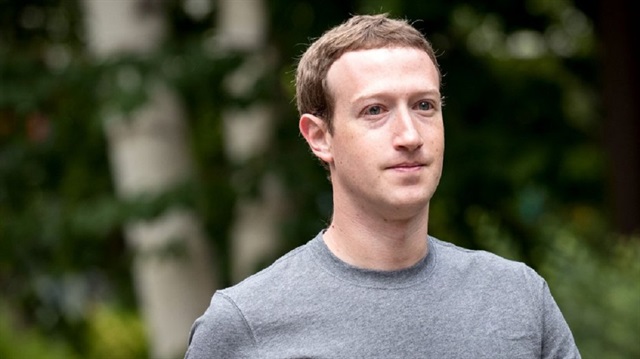 Facebook 50 milyon kullanıcısına ait verilerin siyasi danışmanlık şirketi Cambridge Analytica tarafından kullanıldığından haberdar olduğunu kabul ettiğinden bu yana ağır eleştirilerle karşı karşıya.
