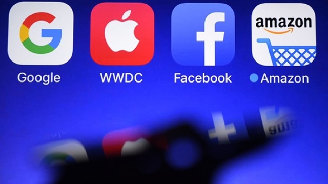 ​

هل باتت أيام فيسبوك وغوغل وشركات التكنولوجيا معدودة؟