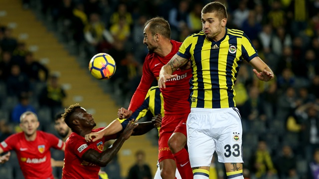 Süper Lig'de Kayserispor ile Fenerbahçe karşı karşıya geliyor. 