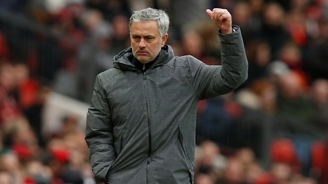 Mourinho yönetimindeki Manchester United ligde zirve yarışında Manchester City'nin 16 puan gerisinde kaldı.
