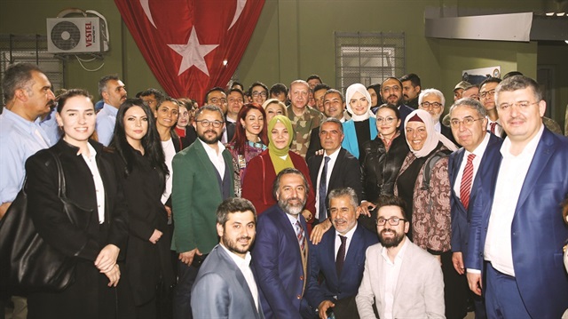 Cumhurbaşkanı Erdoğan ve Sanatçılar Mehmetçik ile buluştu. 