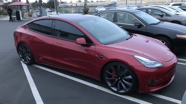 Tesla, haftalık Model 3 üretim hacmini iki bine çıkardı