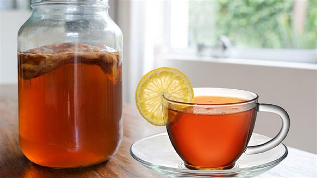 Her gün sabah kahvaltıdan önce aç karına içilen Kombu çayı kansere karşı koruyor, kemik ağrılarına iyi geliyor.
