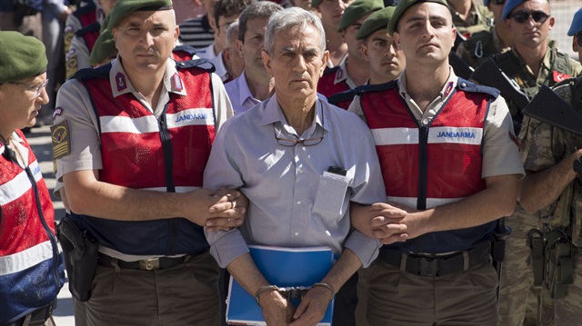 Darbeci General Akın Öztürk, FETÖ davalarında tutuklu yargılanıyor.