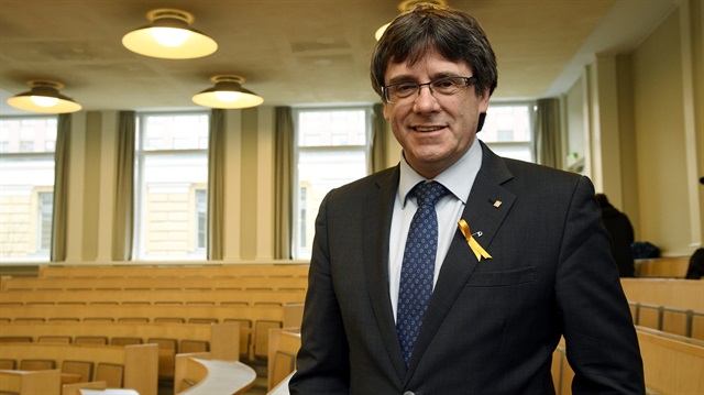 Eski Katalonya Özerk Yönetimi Başkanı Carles Puigdemont 