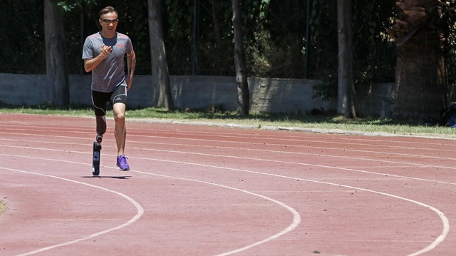 Nurullah Kart, Avrupa Para-Atletizm Şampiyonası'nda 100 metre kategorisinde Türkiye'yi temsil edecek.