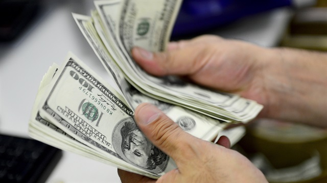 Dolar dün 4 liranın üzerine çıkmıştı.