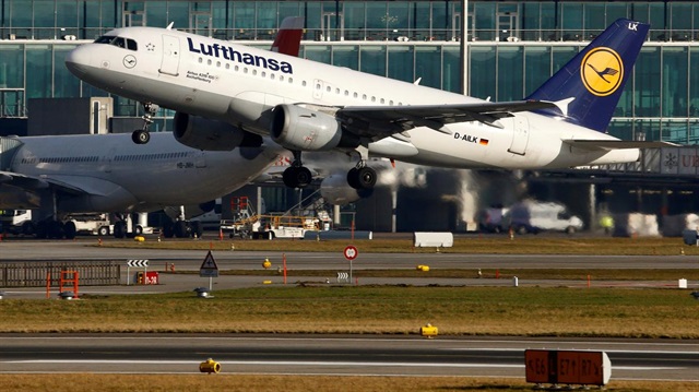 Lufthansa 800 uçuşu iptal etti.