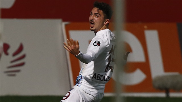 Trabzonspor'un gelecek vadeden futbolcusu Abdülkadir Ömür, bu sezon sergilediği performansla dikkatleri üzerine çekmeye devam ediyor.