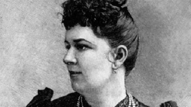 Olga de Lebedev, Osmanlı okurları tarafından bilinen adıyla Madam Gülnar. 