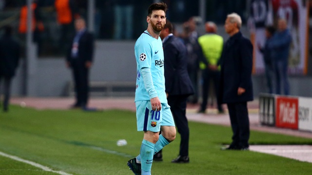 Lionel Messi, Roma'ya kaybedilen maçın ardından büyük üzüntü yaşadı. Arjantinli yıldız kimseyle konuşmadan stadyumu terk etti.