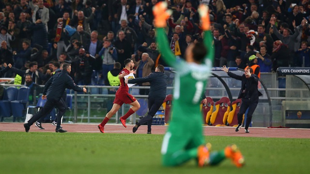 Roma, Şampiyonlar Ligi çeyrek final rövanş karşılaşmasında Barcelona'yı 3-0 mağlup etti ve turladı.