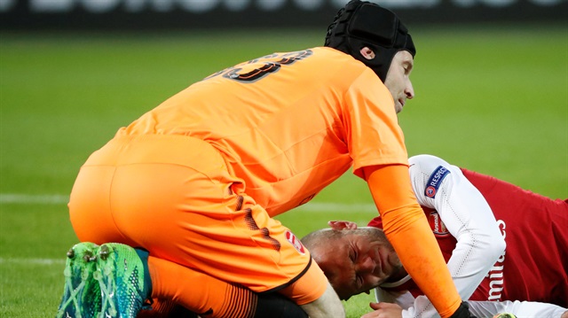 CSKA Moskova-Arsenal maçında konuk ekibin kalesini Petr Cech korudu.