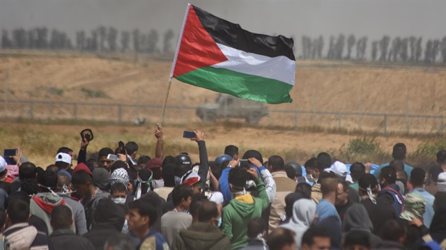 Gazze sınırındaki barışçıl gösteriler devam ediyor.
