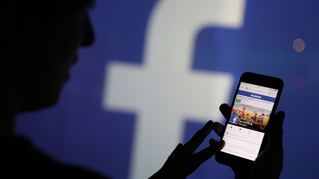 Facebook, yaşadığı skandalın olayın izlerini silmek istiyor.