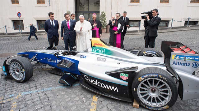 Formula E serisi CEO'su ve yarış sürücüleri de, yarış öncesi Papa Francis'i ziyaret etti. 