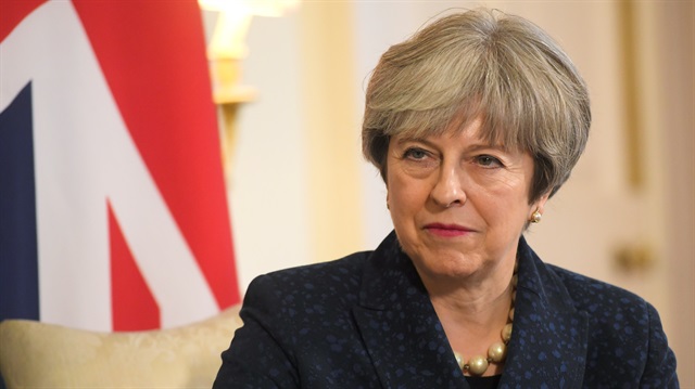 İngiltere Başbakanı May: İngiliz Silahlı Kuvvetleri'ne yetki verdim