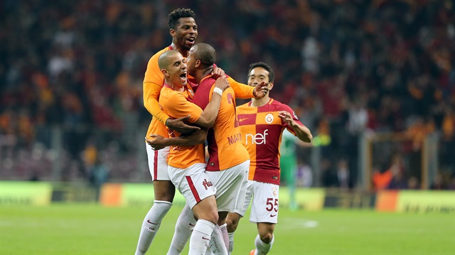 Süper Lig'de Galatasaray Başakşehir'i 2-0 yendi ve liderliğe yükseldi. 
