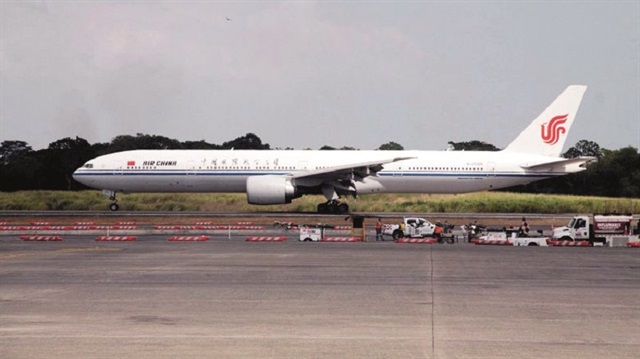 Zhengzhou Havalimanı’na inmek zorunda kalan uçaktaki yolcular güvenli bir şekilde tahliye edildi