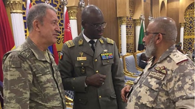 ​Genelkurmay Başkanı Akar, Suudi Arabistanlı mevkidaşı Al-Rowaıly ile görüştü.