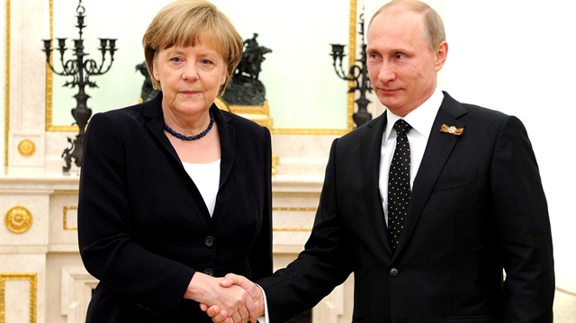 Rusya Devlet Başkanı Vladimir Putin ve Almanya Başbakanı Angela Merkel