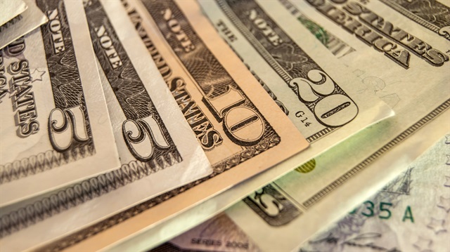 ​İran yabancı para işlemlerinde dolar yerine euro kullanacağını açıkladı.