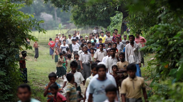 Myanmar Arakanlı Müslümanlara yardım ulaşmasını engelliyor
