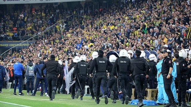 Fenerbahçe-Beşiktaş derbisi sonrası polis olaya müdahale etmişti