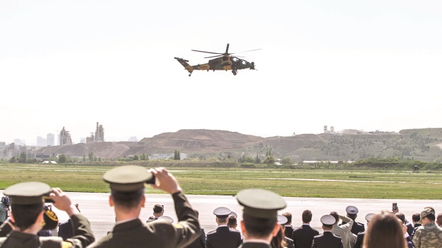 3 ATAK helikopteri, düzenlenen törenle Jandarma Genel Komutanlığı envanterine girdi