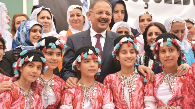 Çevre ve Şehircilik Bakanı Mehmet Özhaseki, AK Parti Şırnak Kadın Kolları 5. Olağan Kongresine katıldı.