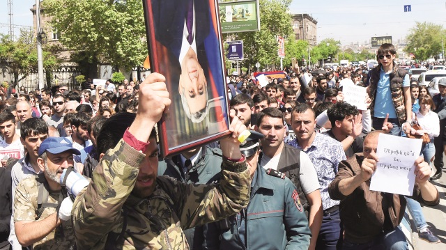 Sarkisyan karşıtı gösteriler 7. gününde