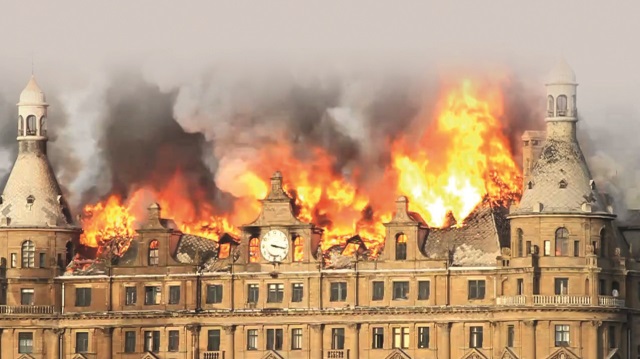 2010 Haydarpaşa yangınında tarihi binanın çatısı büyük zarar görmüştü.