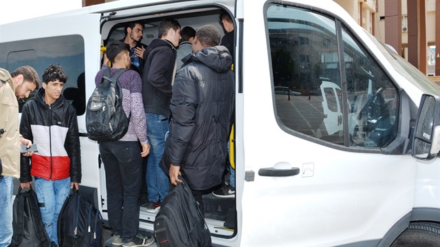 الأمن التركي يضبط 480 مهاجرًا ولاجئًا حاولوا التسلل خارج البلاد
