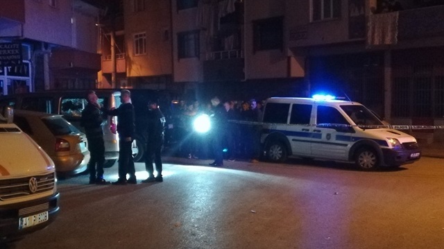 Gebze ilçesinde sokakta yaşanan çatışmada 2 kişi yaralandı.​