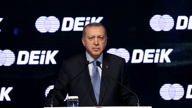 Dünyanın 10 dev projesinin 6'sının Türkiye'de olduğunu belirten Cumhurbaşkanı Erdoğan, "Biz zaten bugüne kadar bu ülkede hep hizmetleriyle anılan hükümetler kurduk. İnşallah şimdi de başkanlık sisteminin özellikle çerçevesini farklı oluşturacağı bir dönemin içerisinde olacağız. Tüm ülkem için hayırlı olsun" dedi.