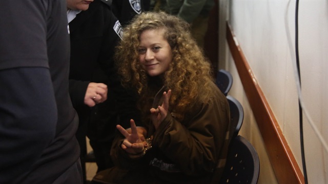 "Filistinli cesur kız" Ahed'in yargılanması sürüyor. 

