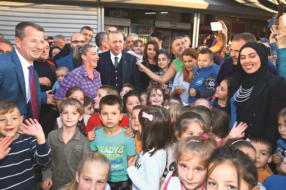 Cumhurbaşkanı’nın Bosna’da düzenleyeceği programa diğer ülkelerden çok sayıda gurbetçinin de gelmesi bekleniliyor.