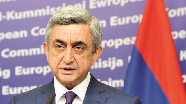Başbakan Serj Sarkisyan istifa etti.