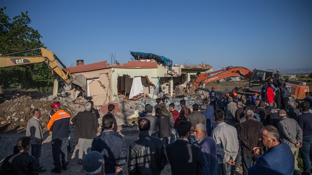 Adıyaman'da meydana gelen depremin ardından Samsat'ta okullar tatil edildi. 