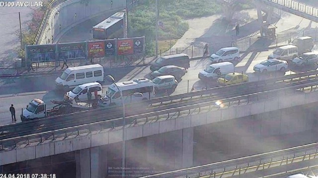 E-5'teki kazalar İstanbul'da trafiği kilitledi