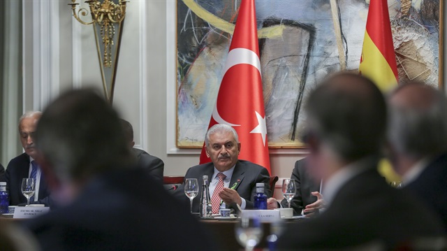 رئيس الوزراء التركيّ يلتقي برجال أعمال أتراك وإسبان في مدريد